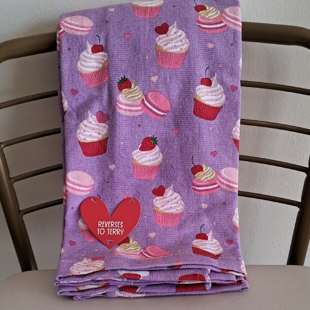 New! Cupcake & Macarons Kitchen Towels
